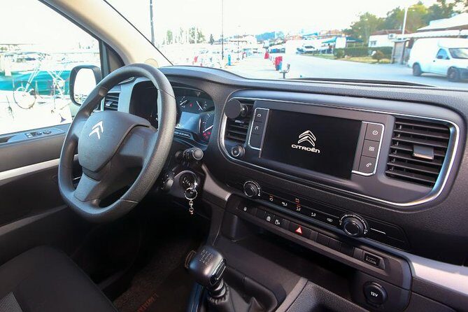 Airport Transfer to Gouvia Marina - Timing That Fits Real Flight Schedules