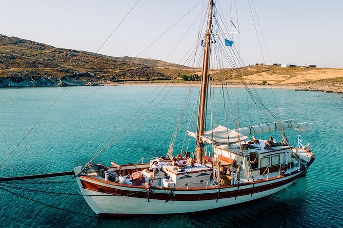 Corfu Benitses Cruise Tour to Blue Lagoon - Stop 1: Pisina Beach and the Blue Lagoon-style swimming (30 minutes)