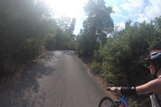 e-MTB Tour - Durrells Farm & Crab Lake [30Km - 18Mi] - Gaidarana Lake protected nature area: Venetian drainage history meets horse country